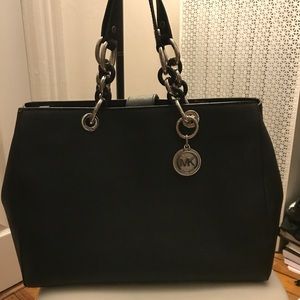 Michael kors large size Cynthia tote.